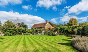 Abbots Garden, Eastbury Lane, Compton GU3 1EE