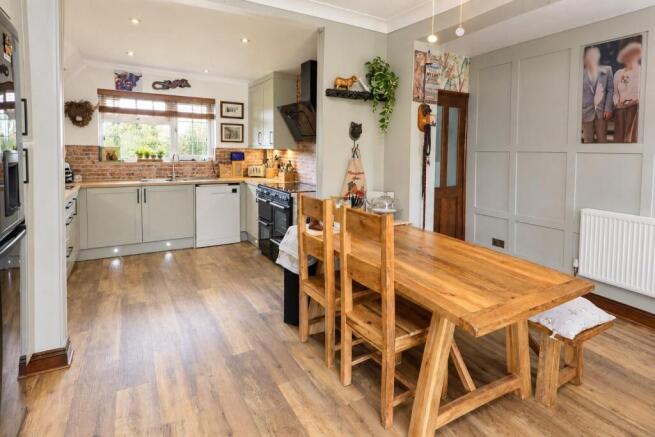OPEN PLAN LIVING/ DINING/ KITCHEN