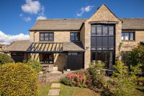 2, Priors Court, Cirencester GL7 7BB