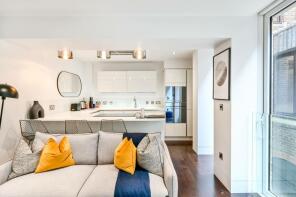 Flat 1, 12, Well Court, London EC4M 9DN