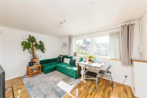Cairns Road | Westbury Park