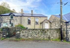 Minafon, Road From Abergwyngregyn Village To Tyn Derw, Llanfairfechan LL33 0LH