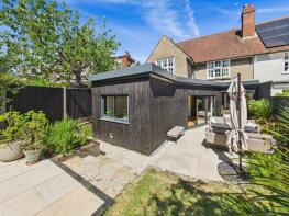 Hillbank, Broad Street, Haywards Heath RH17 5DX