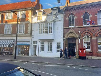 30/32 High Street, Newport Pagnell