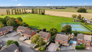 23, Manor Close, Langtoft PE6 9NB