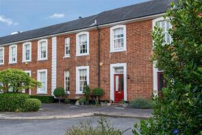 16, Winchfield Court, Winchfield, Hook RG27 8SP