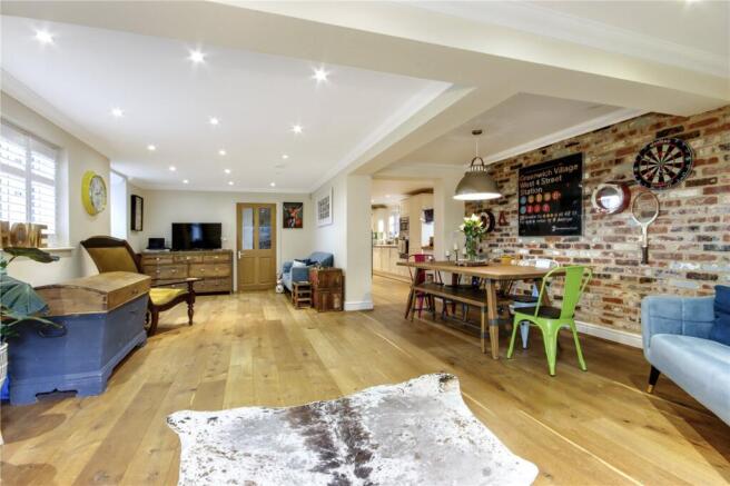 Sitting/Dining Room