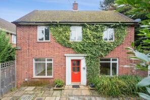 18, Home Meadow, Farnham Royal SL2 3BR