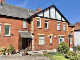 55, Glossop Road, Charlesworth SK13 5HF