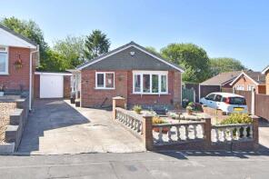 2, Lulworth Grove, Packmoor, Stoke-on-trent ST6 6JY