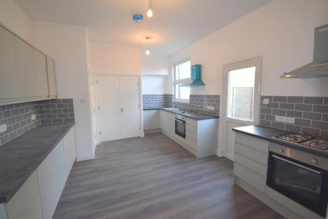 kitchen 1.JPG