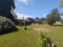 Twin Acres, Pound Green, Uckfield TN22 4JN