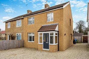 31, Gassons Road, Lechlade GL7 3BQ