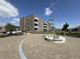 79, Dovestone Close, West Thurrock RM20 3DF