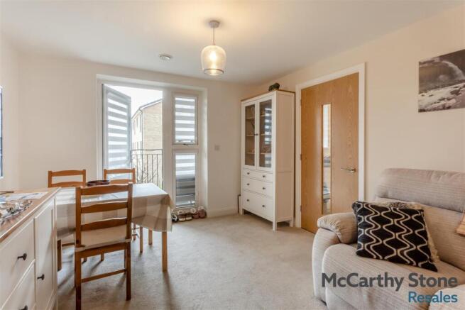 8681341-interior09.jpg