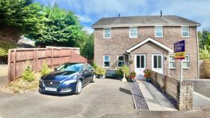 6, River Terrace, Blackwood NP12 3XB