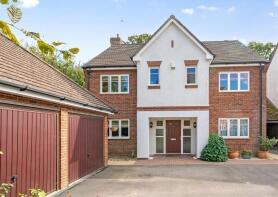 8, Holmdale, Chichester PO20 3AA