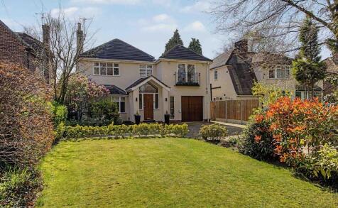 The Avenue, Sale, Cheshire, M33