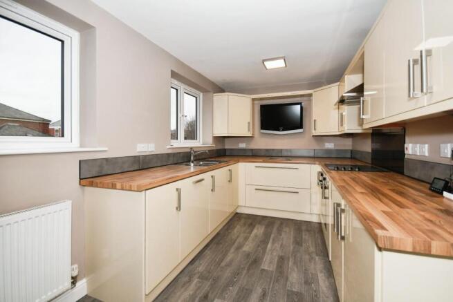 KITCHEN 02.jpg