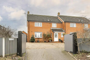 1b Hawthorns, The Common, Norwich NR9 5RP