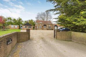 Watling Cottage, London Road, Flamstead, St Albans AL3 8HQ