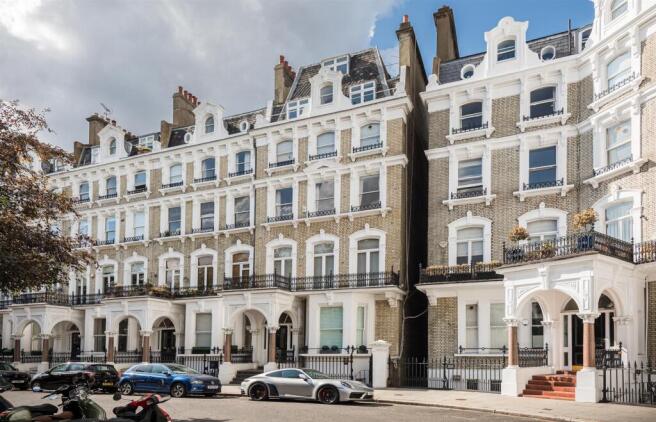 Redcliffe Square 6_22-15-2. Low Res.jpg