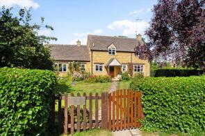 Cottage-on-the-green, Main Street, Moreton-in-marsh GL56 0UN