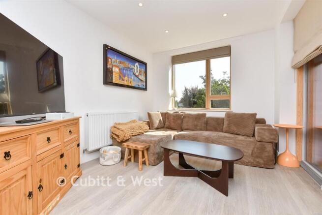 Living Room / Kitchen