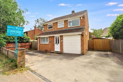 Oak Tree Walk, Purley On Thames, Reading