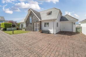 1, Warwick Close, Road From Harlyn Road To Sanders Hill, St Merryn, Padstow PL28 8LH