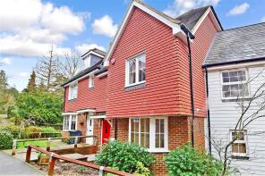 28, Noel Coward Gardens, Ashford TN25 7EU