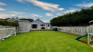 Brooklands, Ffordd Ysgethin, Tal Y Bont, Talybont LL43 2AA