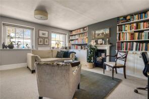 Flat 5, 70, Great Russell Street, London WC1B 3BN