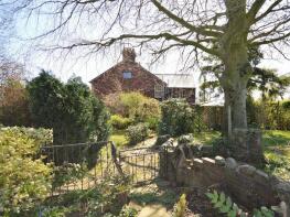 Oakfield, Croes Y Pant Lane, Pontypool NP4 8RE