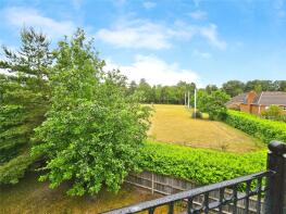 8, Kensington Court, Turners Avenue, Fleet GU51 1DR