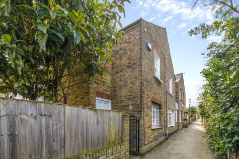 Albany Passage, Richmond