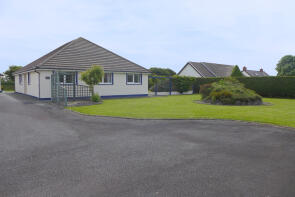 1 Lyndhurst, Plum Tree Drive, Camrose, Haverfordwest SA62 6JR