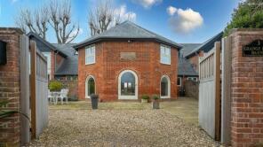 Mouse Barn, Grange Farm Barns, Bury Road, Hengrave IP28 6LW