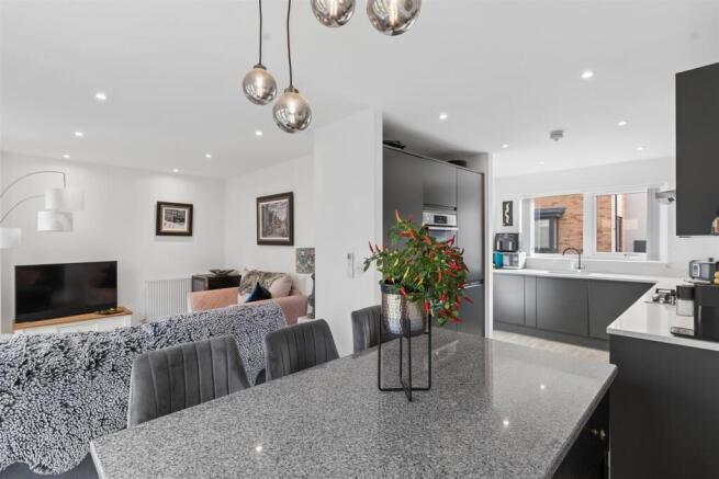 KITCHEN / BREAKFAST ROOM