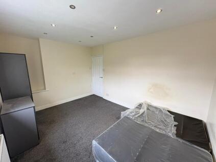 Searness Road, Middleton, M24