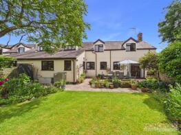 Eyton Villa, B5426 From Straight Mile Roundabout To Plas Eyton, Eyton, Wrexham LL13 0SW