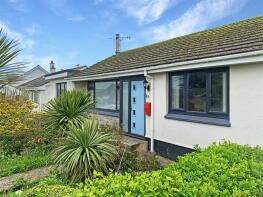 8, St Carantoc Way, Newquay TR8 5SB
