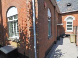Whitefield Lodge, White Hill, Salisbury SP5 1DU