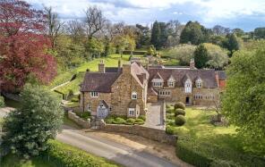 Hellidon Grange, Little Back Lane, Daventry NN11 6GE