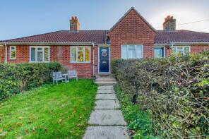 2, West End, Saxlingham Thorpe NR15 1UE