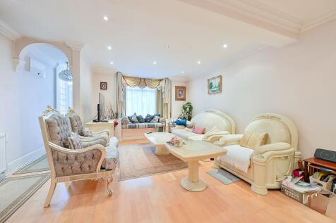 Waldeck Road, Strand on the Green, London, W4