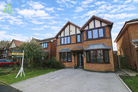 Dorket Grove, Westhoughton, BL5 2QS