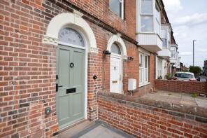 46 Ivanhoe, High Street, Cromer NR27 9NX