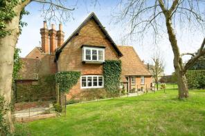 Teachers House, Lower Road, Hardwick HP22 4DZ