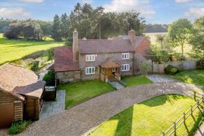 Holly Shaw, Road From Hook End Manor To Deers Lane, Checkendon, Reading RG8 0UB